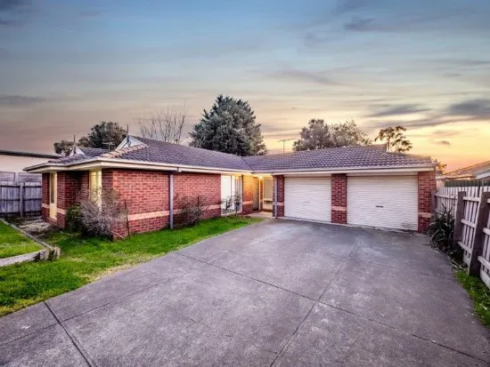 MULTI-PURPOSE LIVING AT AN AFFORDABLE PRICE POINT - QUICK SETTLEMENT AVAILABLE!