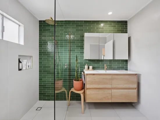 The Ultimate Parkside Sanctuary: Huge block, tastefully renovated.
