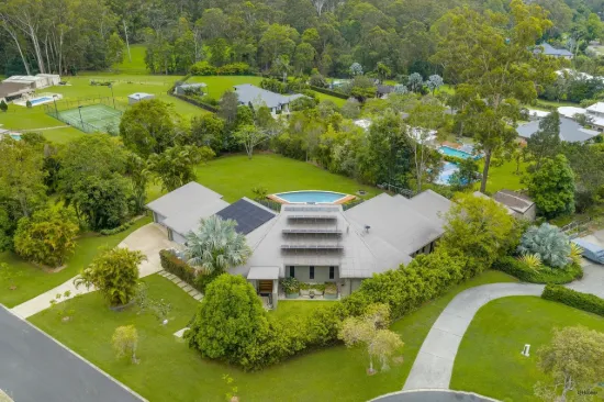 Dress Circle Acreage - minutes to the beach