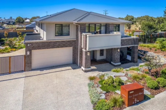 Exceptional Family Living with Space & Style - 1498m² approx.