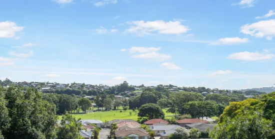Exceptional Family Home with Scenic Views in Banora Point