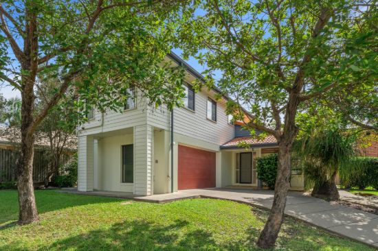 Family Home in Cul-de-sac Position