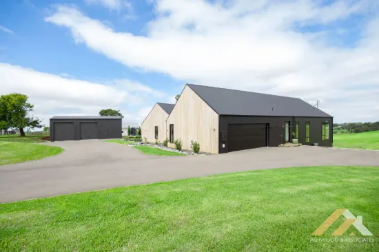 MODERN, SOPHISTICATED AND WELL ZONED