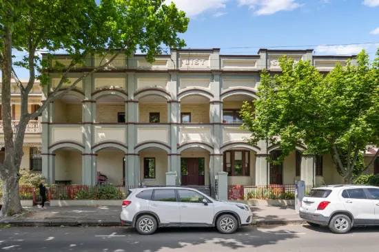 Studio Sophistication Opposite Carlton Gardens