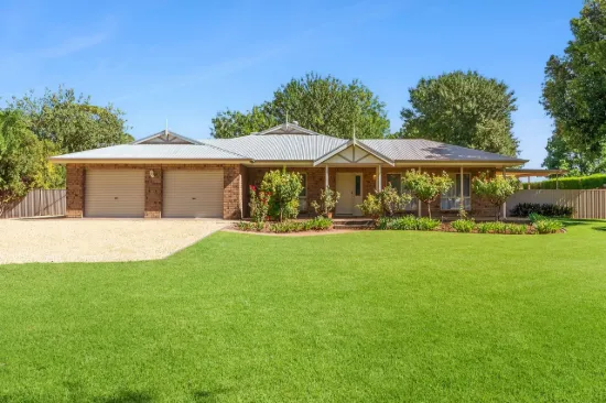 Immaculate Family Home on 3,000m² Allotment