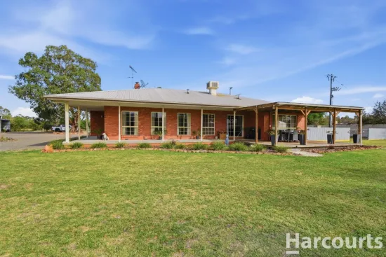 Grampians Brick Home With Views on 4.5 Hectares