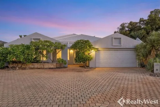 SPACIOUS & FLEXIBLE FAMILY LIVING IN PRIME LOCATION