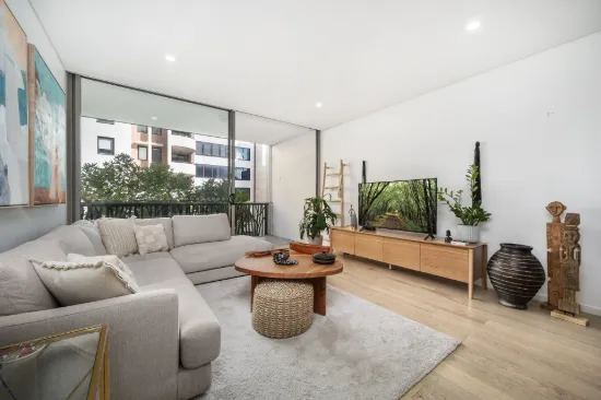 Designer apartment in vibrant North Sydney location