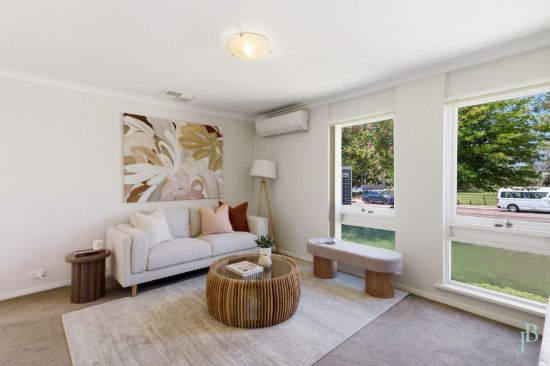 Appealing Front Villa - Stylish, Affordable Living 