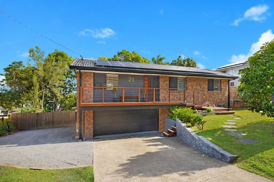 AN IMPRESSIVE FAMILY CREATION ON A STANDOUT 1030M2 BLOCK WITH SIDE ACCESS
