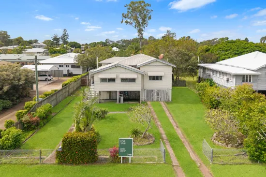 Spacious, Practical Living on a 1,214m² Allotment