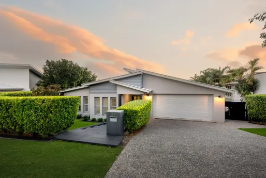 A Beautifully Presented Family Home In a Gated Community