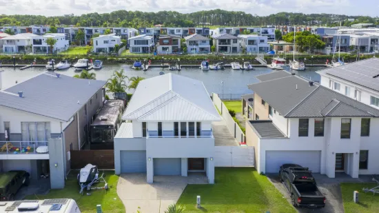 Elevate Your Lifestyle: A North-Facing Waterfront Masterpiece with Private Berth and Unrestricted Ocean Access