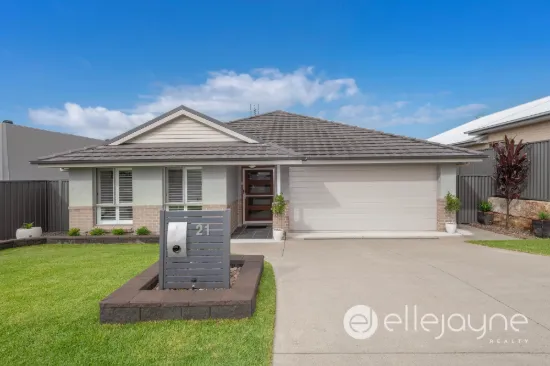 MODERN COMFORT MEETS PRACTICAL LIVING IN WATAGAN PARK ESTATE - COORANBONG