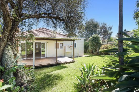 Well-located home in a quiet cul-de-sac setting