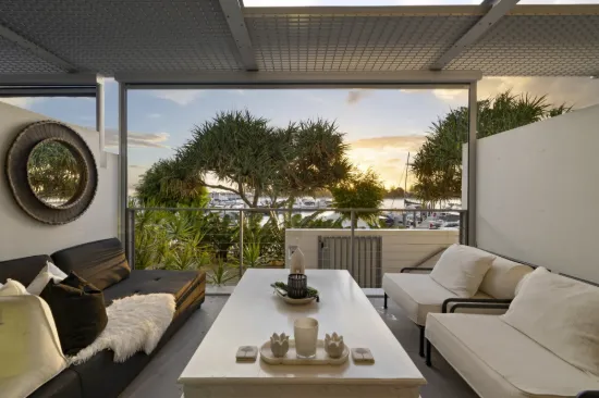 Spacious Loft-Style Apartment with Breathtaking Views in a Prime Setting!