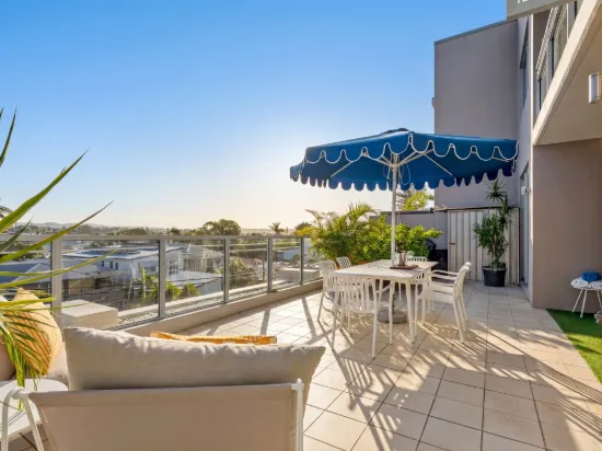 Effortless Living in Prime Palm Beach