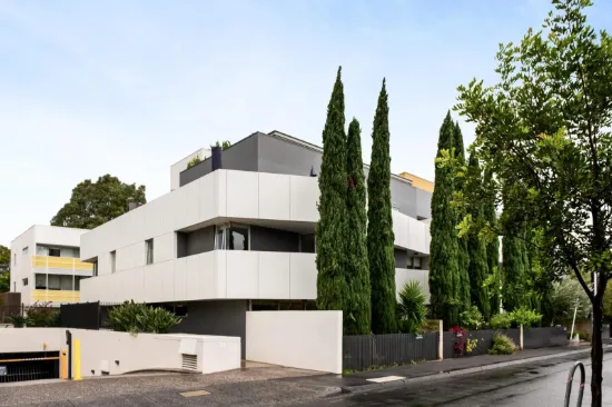 Light-filled, oversized and perfectly positioned