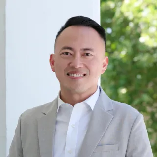 Rio Varen - Real Estate Agent