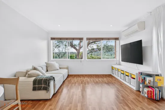 Renovated, top floor apartment with Mount Taylor views!