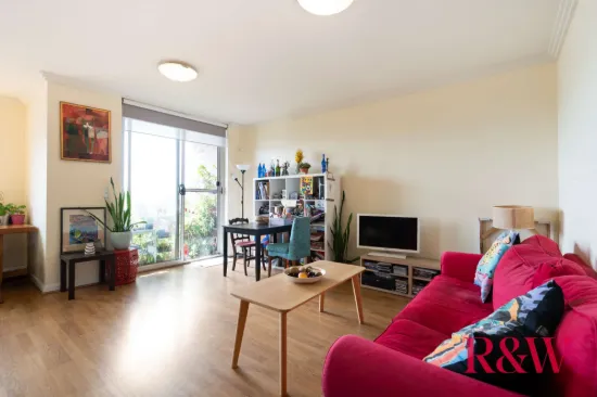 Stylish Spacious Apartment in the Heart of Enfield