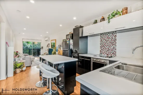 Stylish Renovated Apartment in Leafy, Well-Maintained Complex