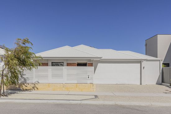 Contemporary Coastal Family Living