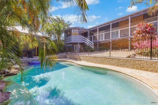 Fantastic Family Home With Pool and Parking Pad for Caravan, Boat, Trailer