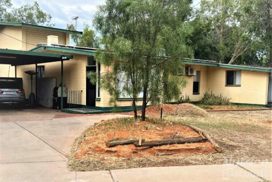 Five Bedrooms = Great Family Home!