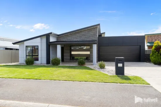 Flexible Coastal Living in the Heart of Turners Beach