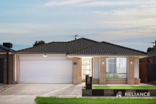 Sustainable Luxury and Climate-Controlled Comfort – A Masterclass in Modern Family Design and walk to Riverbend Primary!