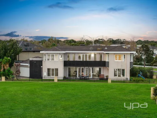 LUXURY GOLF COURSE RESIDENCE ON 815m2