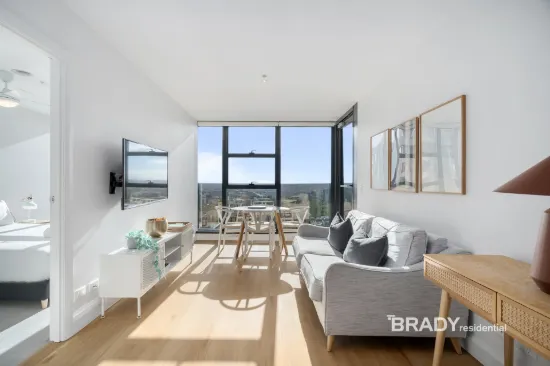 22nd Floor Luxury with Iconic Garden & MCG Outlooks