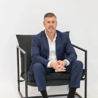 Ian Gray - Real Estate Agent
