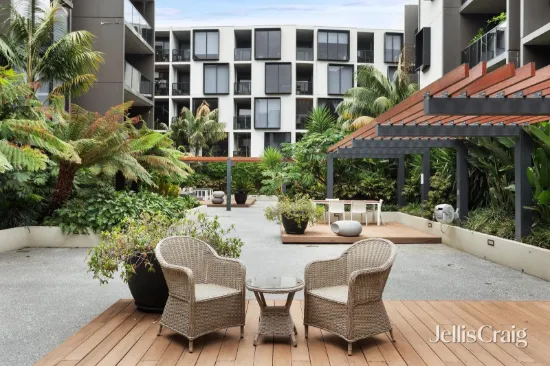 Lifestyle vibrancy in a blue-chip location