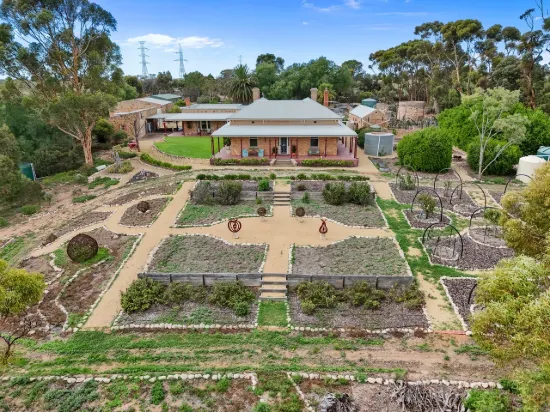 Historical "Glen Lossie Homestead"