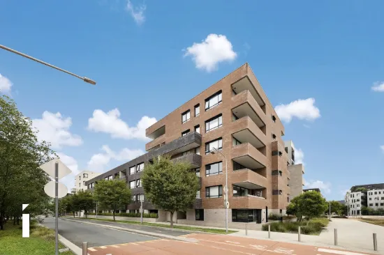 Executive Style with Foreshore Convenience