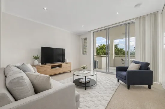 Oversized One-Bedroom Apartment with Beautiful Park Outlook!