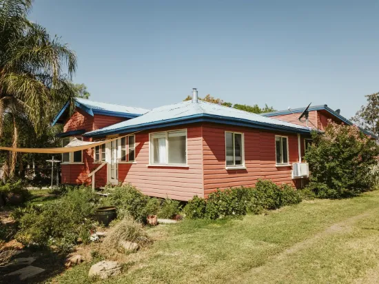 A Timeless Charmer on a Generous Quarter-Acre Block