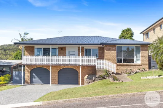 Nelson Bay Luxury Family Home with Expansive Entertaining