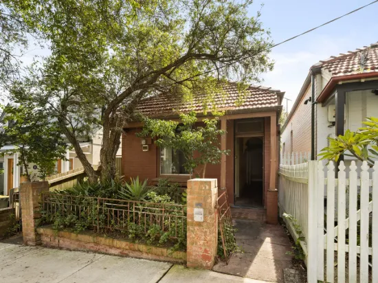 A Vintage Treasure Ready for Renovation with DA Approval
