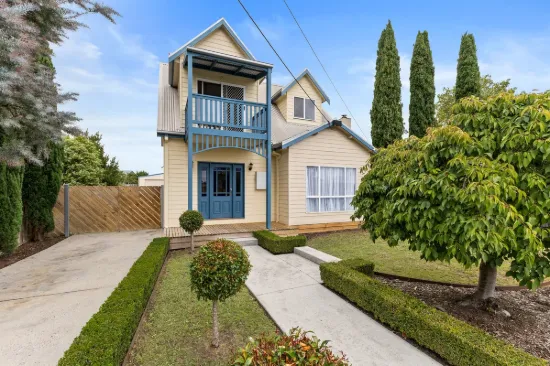 A Unique Blend of Cottage Character & Modern Style