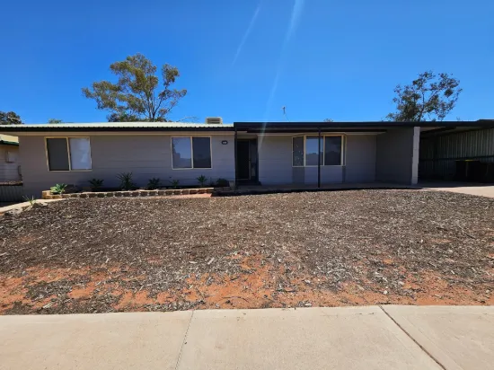 FOR SALE - 23 Pioneer Drive, Roxby Downs SA
