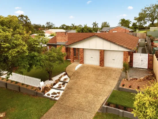 STYLISHLY RENOVATED HOME IN FAVOURED SCHOOL CATCHMENT