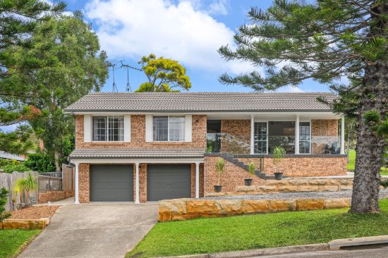 Spacious Family Home With Expansive Backyard In Quiet Mona Vale Setting