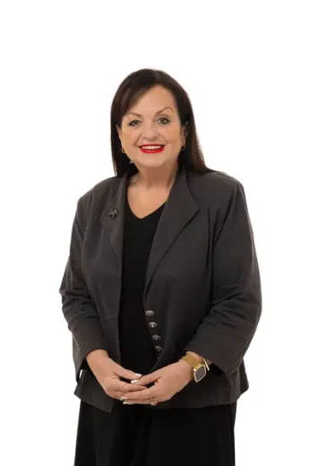 Leslie  Barker - Real Estate Agent at PRD - Hobart