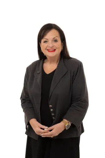 Leslie  Barker - Real Estate Agent at PRD - Hobart
