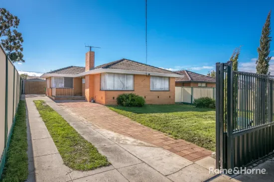 Comfort, Space & Convenience on 585m² (approx.)