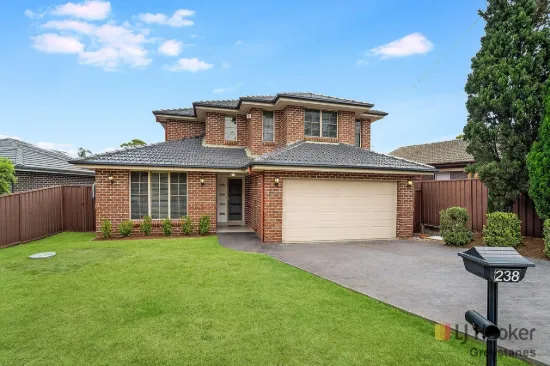 AUCTION - NOW THIS IS A GREAT SIZE FAMILY HOME - OPEN SATURDAY AT 11:00AM