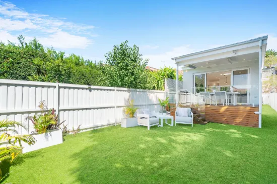 Sun-Drenched Designer Living with North-Facing Entertaining